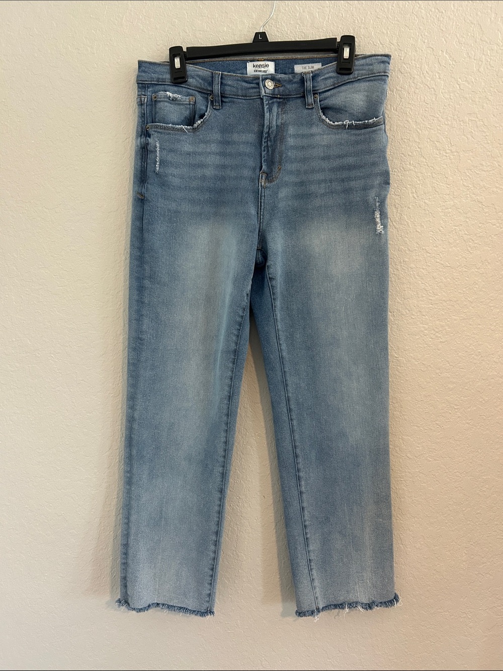 Kensie Light Wash Cropped Straight Jeans
